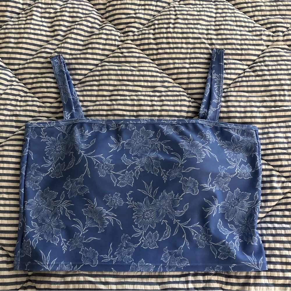 Kortni Jeane Large Elegant Floral Latter Back 3.0 NWOT